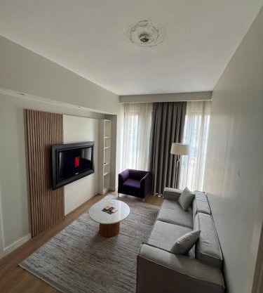 Luxury 2BR 2BA Fast Wi-Fi and AC