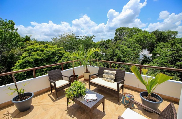Luxury 2BR Penthouse in Tulum's Bahia Principe: Serenity for 5 Guests