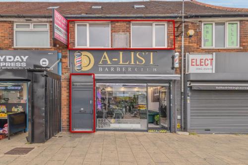 Luxury 2BR Retreat Sheldon