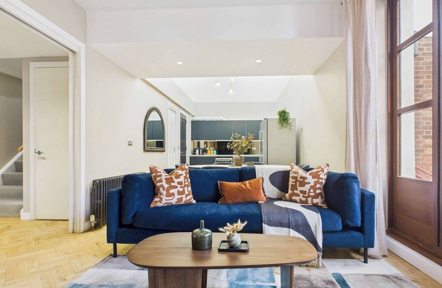 Luxury 3-Bedroom Duplex in London's Tech Hub