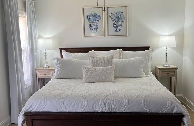 Luxury 3 bedroom , 3 bath condo close to MSU campus, perfect weekend spot