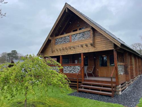 Luxury 3 bedroom, 3 bathroom lodge with hot tub