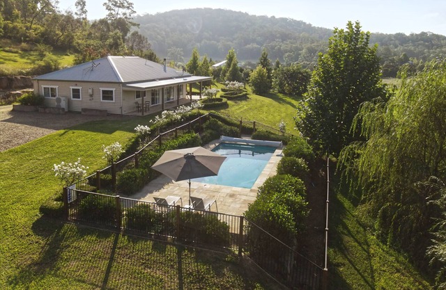 Luxury 3 bedroom house and private pool