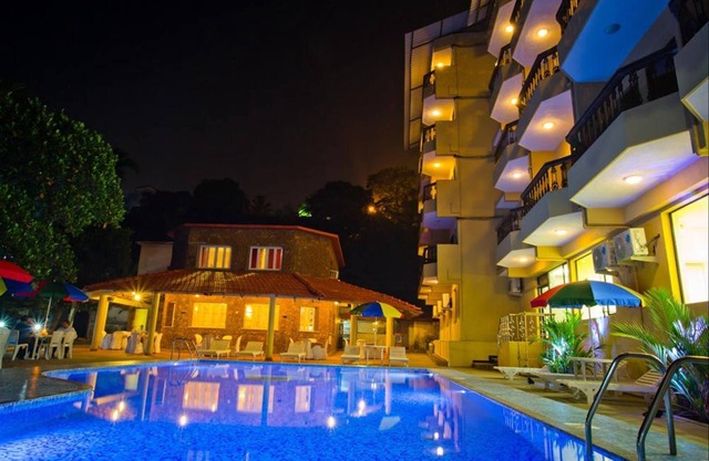 Luxury 3 Bedroom villa near the beach with large balcony for barbecue's.