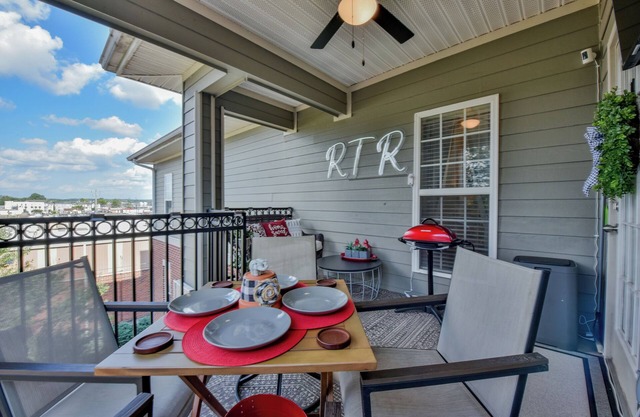 Luxury 3BR/3BA condo just 1 mile from Bryant-Denny Stadium!