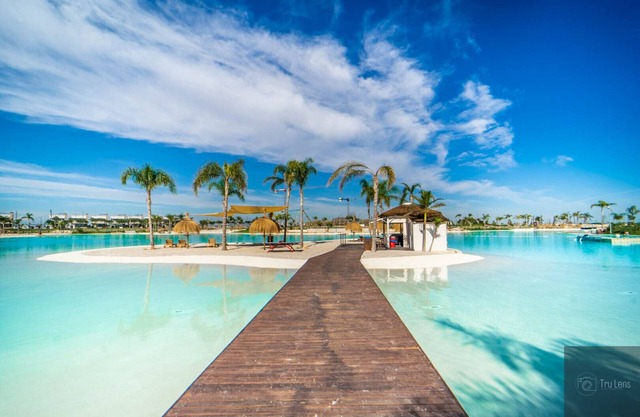 LUXURY 4 BED VILLA SANTA ROSALIA LAKE AND LIFE RESORT