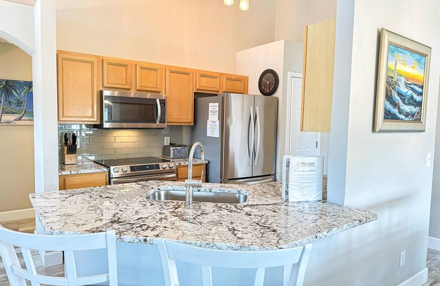 Luxury 4 bedrooms pool home with clubhouse