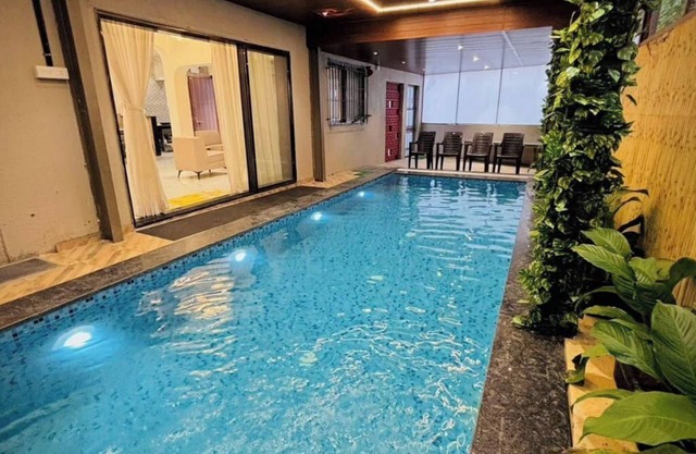 Luxury 4BHK Villa -Private Pool- Lonavala ,Ideal for Families & Groups