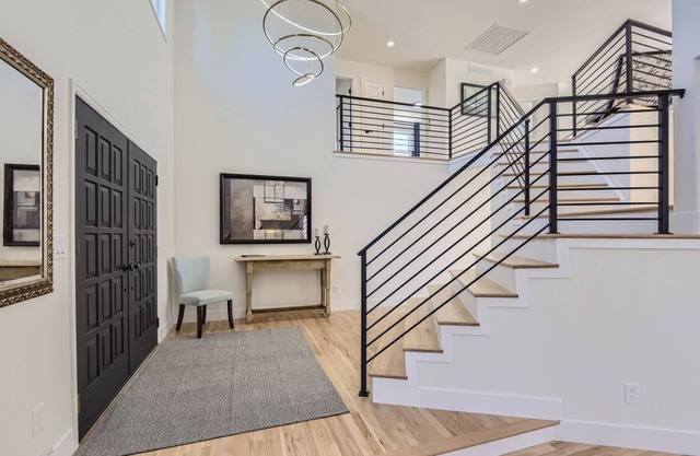Luxury 5-bedroom House with numerous Outdoor Spaces & Private Office