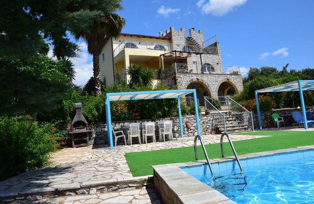 Luxury 5 Bedroom Villa ,private pool ,Air-conditioning. Spectacular Sea Views.