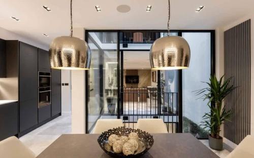Luxury 5 Bedroom Home