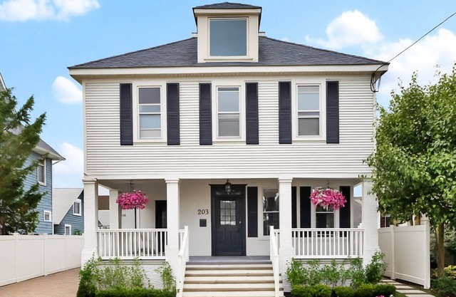 Luxury 5BR - 1 Block from Beach