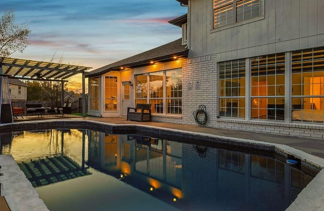 Luxury 5Br 2 5 Bath Villa with Pool