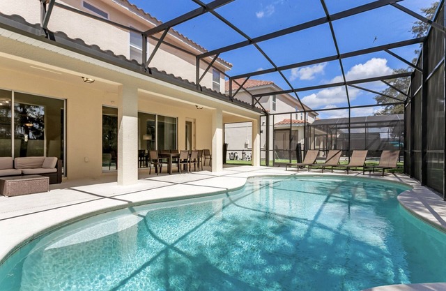 Luxury 9-Bedrooms with Water Slides, Pool, Game RM, Theater
