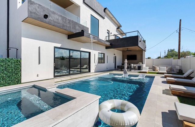 ✨ Luxury Amenities | Pool, Theater & Mountain Views ✨