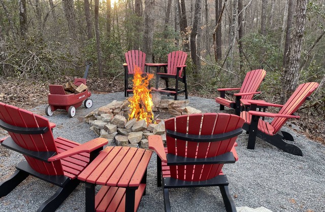 Luxury and Comfort in Lake Lure~Hot Tub~Fire pit