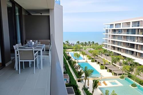 Luxury and privacy, ocean view and direct beach access