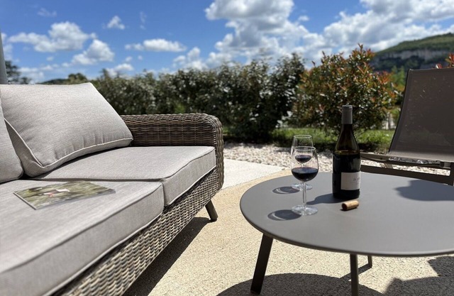 Luxury and refinement opposite Saint Cirq Lapopie