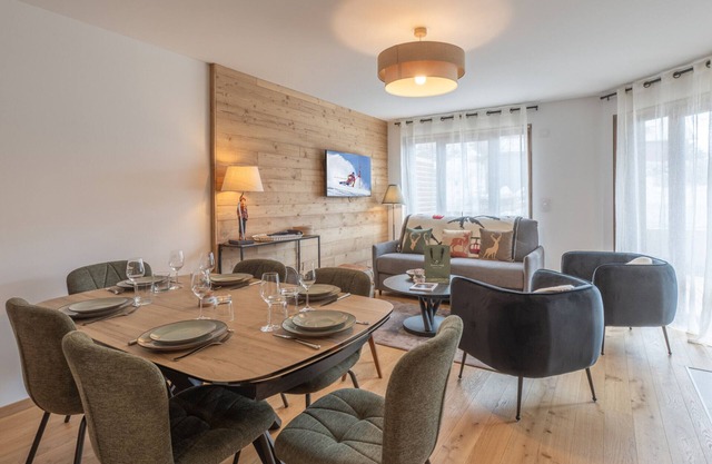 Luxury apartment, Alpe d'Huez center, 3 bedrooms, direct slope access, parking included