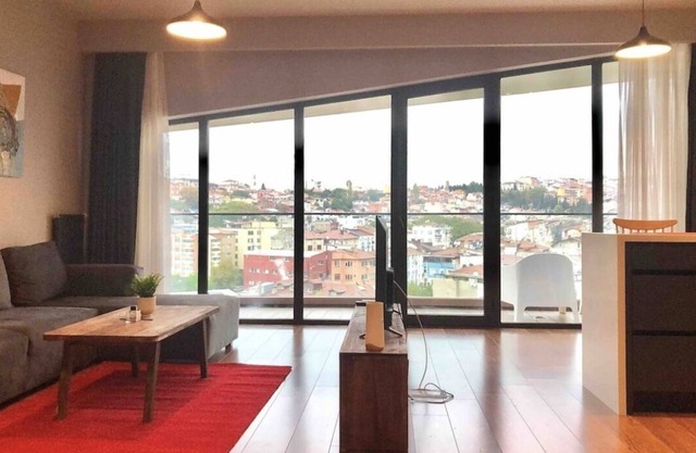 Luxury apartment - pool, parking & gym in Beyoglu