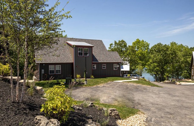 Luxury Awaits: Bunk Room Extravaganza and 5-Person Hot Tub on a Sprawling Deck