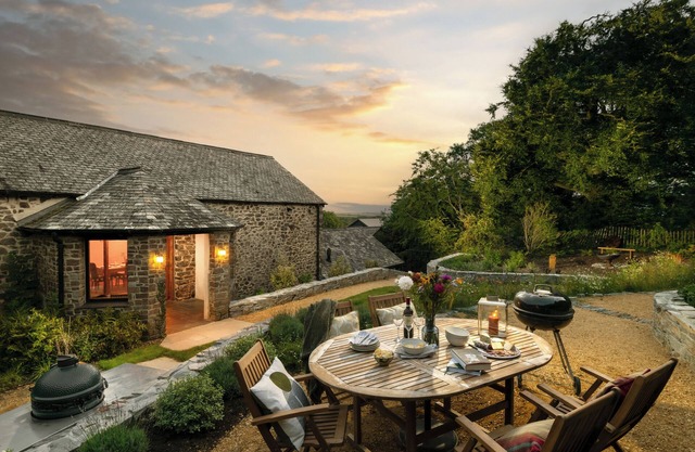 Luxury barn conversion deep in unspoilt countryside, EV charger, Bude 8 miles