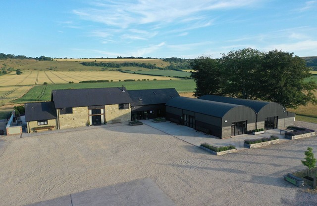 Luxury Barn Conversion in South Wiltshire - Sleeps 18