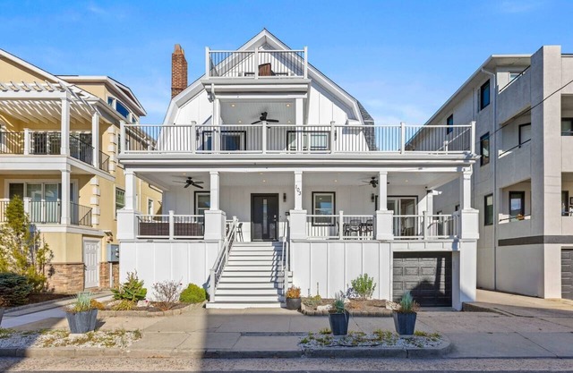 Luxury Beach Block Home w/Ocean Views - Sleeps 20
