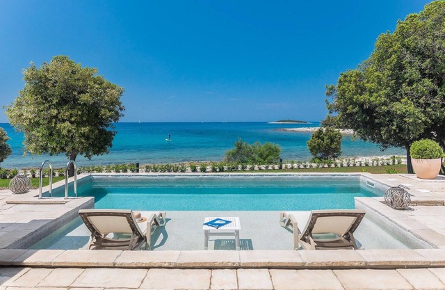 Luxury Beach Villas Porto Bus