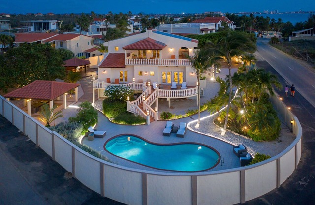 Luxury Beach-Walk Ocean View Villa Aruba, CASA DEL VIENTO