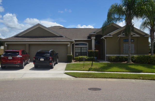 Luxury bungalow For Family Retreat Only 13 Mins To Disney World