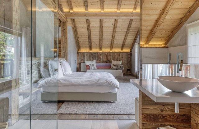 LUXURY CHALET CLOSE TO THE VILLAGE