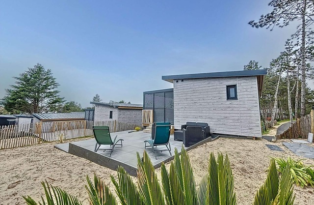 Luxury Chalet, Heated Pool, WiFi, Parking, 6 Guests