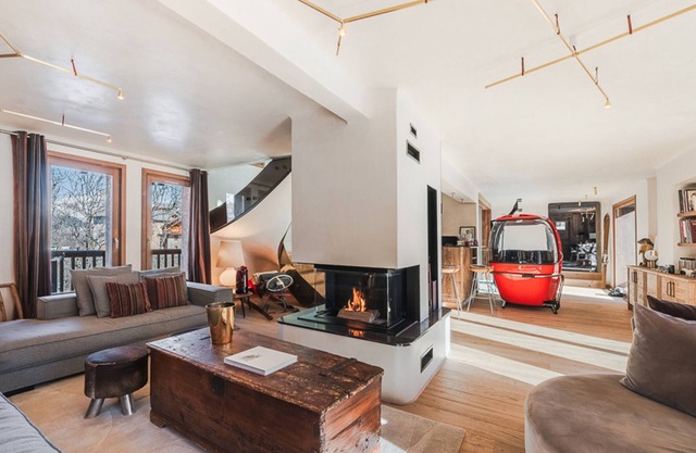 Luxury chalet near slopes with sauna and private parking