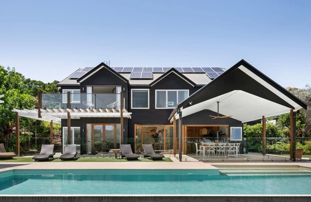 Luxury Coastal Retreat Near Boulders Beach.Winter Escape Special - Your Ultimate Getaway Awaits!