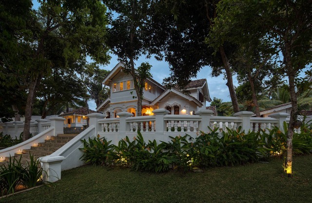 Luxury colonial villa, 10 guests, pool, BBQ area