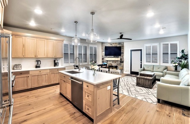 Luxury Condo By Deer Valley East Village, Great for Ski/Vacation
