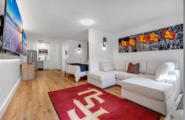 Luxury Condo by Stadium — Unbeatable Location! 2 minute walk to stadium!