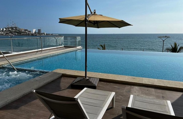 Luxury condo en Malecón, Alberca Infinity & Jacuzzi