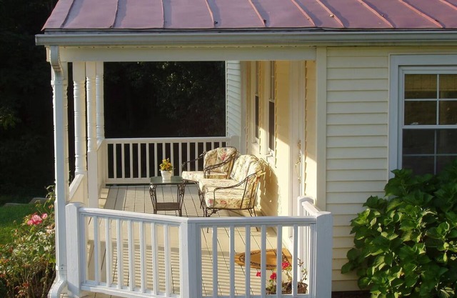Luxury Country Cottage with Spectacular Blue Ridge Mountain Views!