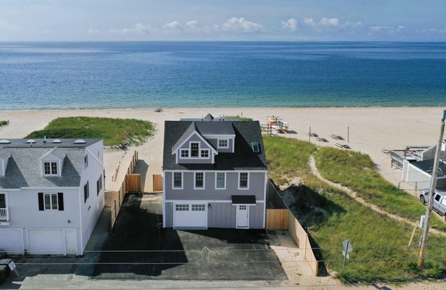 Luxury Craigville Beach Oceanfront Rental
