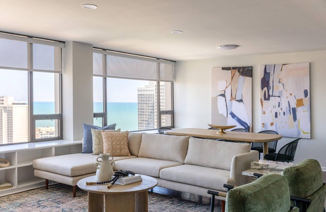Luxury Designer Penthouse West |Pool| Gold Coast