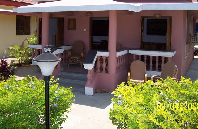 Luxury Detached 1 Bedroom Poolside Beach Bungalow