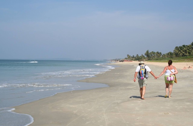 Luxury Detached 2 Bedroom 2 Bathroom Poolside Beach Bungalow, 200 meters Beach