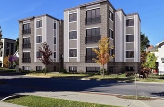 Luxury Downtown Traverse City Condo-Capri 2