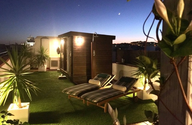 Luxury Apartment with Private Terrace and Parking. (WIFI)