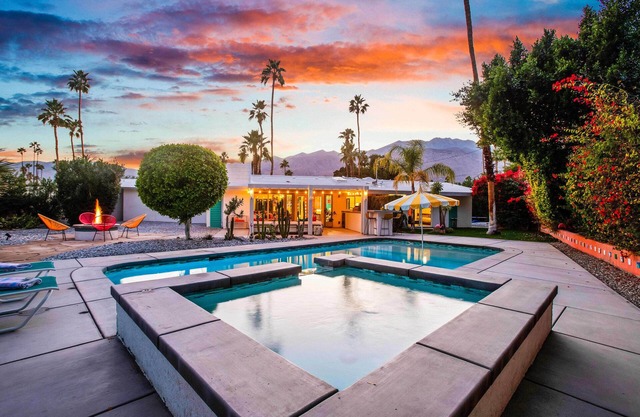 Luxury Escapade w/Pool, Hot Tub & Mountain Views