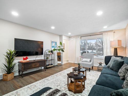 Luxury Escape, Sleeps 8,Game Room, Highland Heights