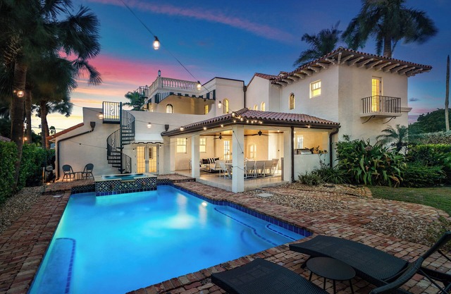 Luxury Estate/Mins2Water/Pool+Hot Tub
