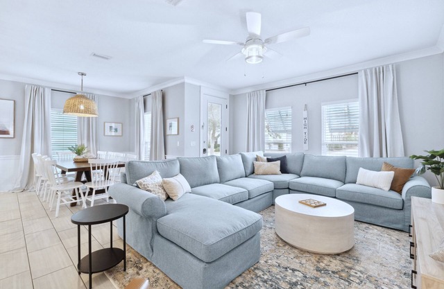 Luxury Family Retreat - Gated Community - Walk to Beach - Huge Pool - 2 Masters